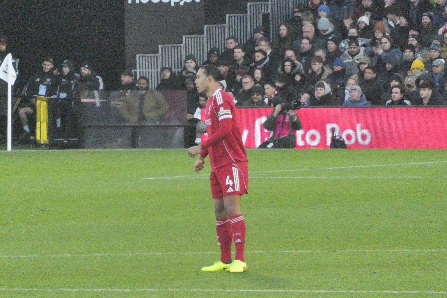 Virgil van Dijk, zagueiro do Liverpool, durante partida.