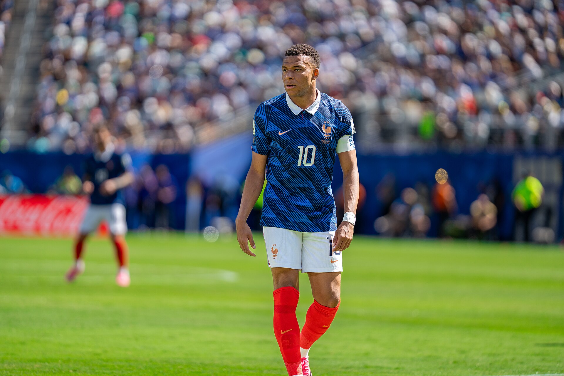 Kylian Mbappé pela França: maior artilheiro da história da seleção e recordista de gols em Copas do Mundo.