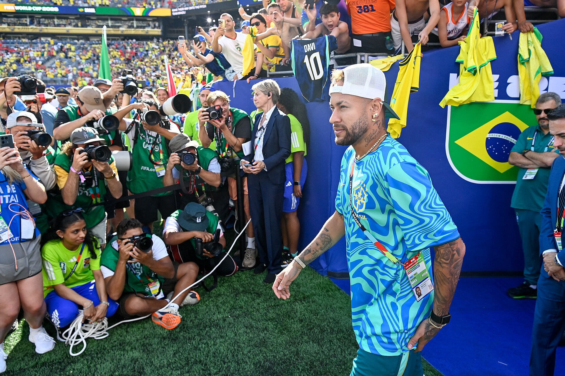 Neymar de volta ao Santos: R$ 4,5 milhões de salário registrado, quase 40% da folha do clube.